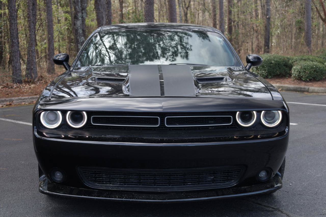 Used 2017 Dodge Challenger R/T RWD image 8