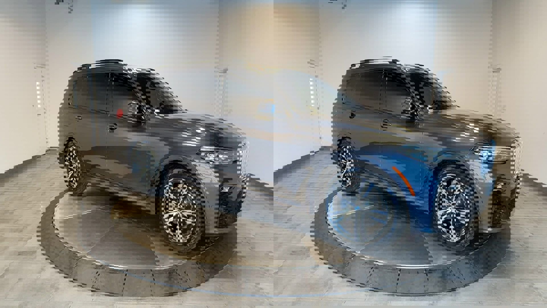 Used 2020 BMW X7 xDrive40i w/ M Sport Package image 2