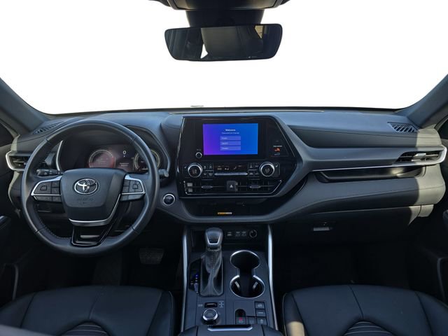 Used 2025 Toyota Highlander XSE AWD/4WD image 10