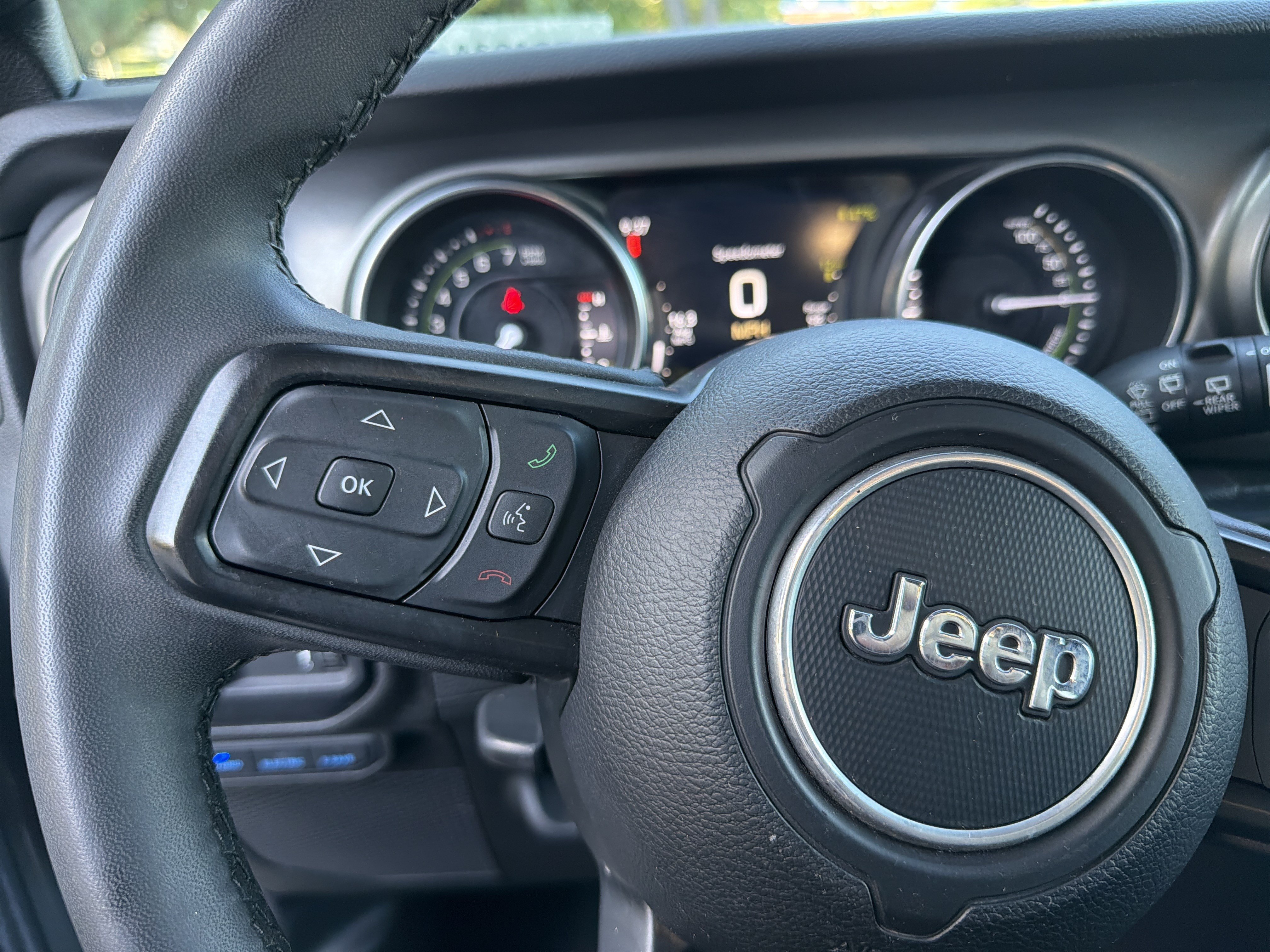 Used 2023 Jeep Wrangler Unlimited AWD/4WD image 29