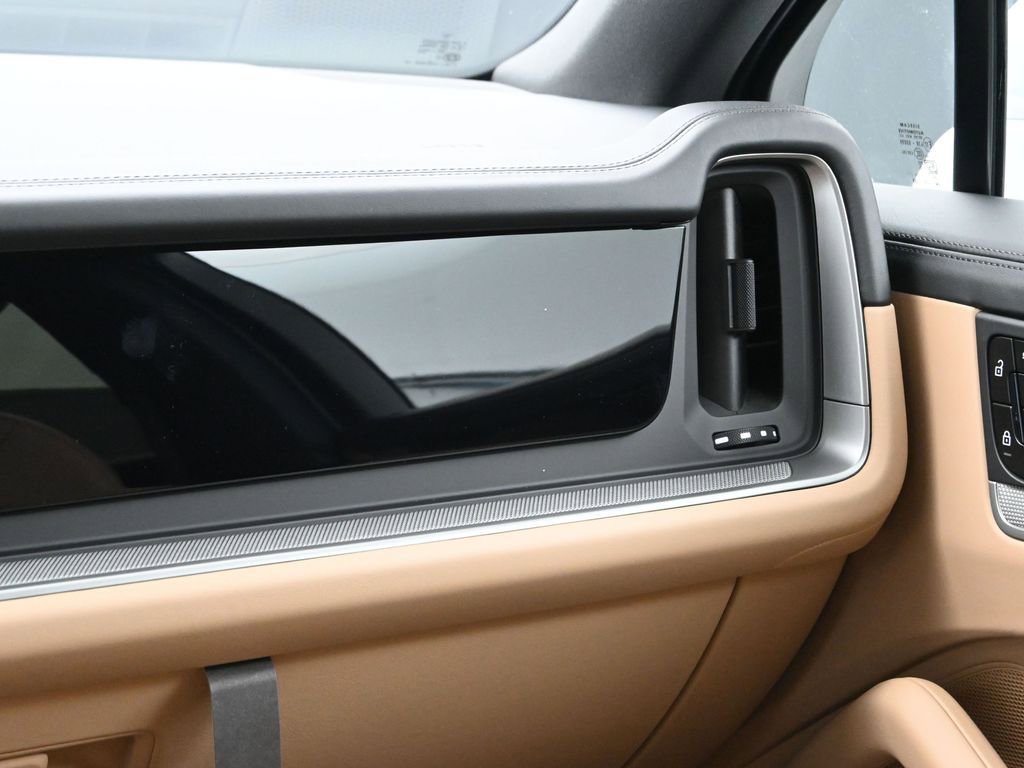 New 2026 Porsche Cayenne S image 23