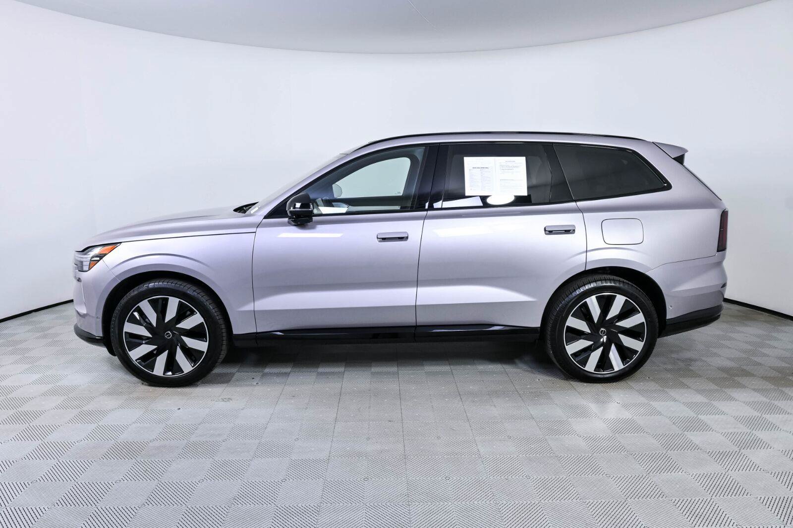 Used 2026 Volvo EX90 Ultra AWD/4WD image 2