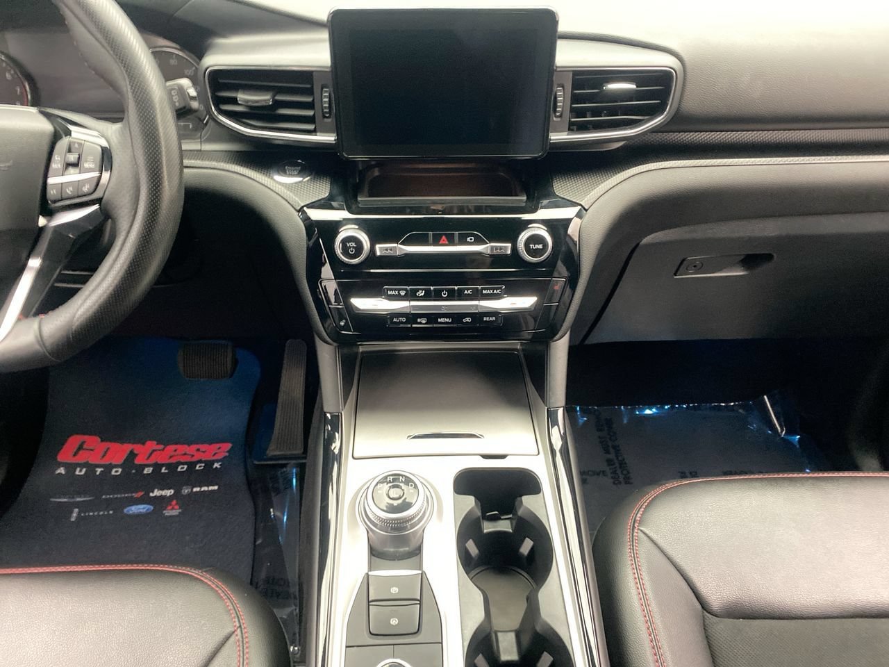 Used 2023 Ford Explorer ST-Line AWD/4WD image 21