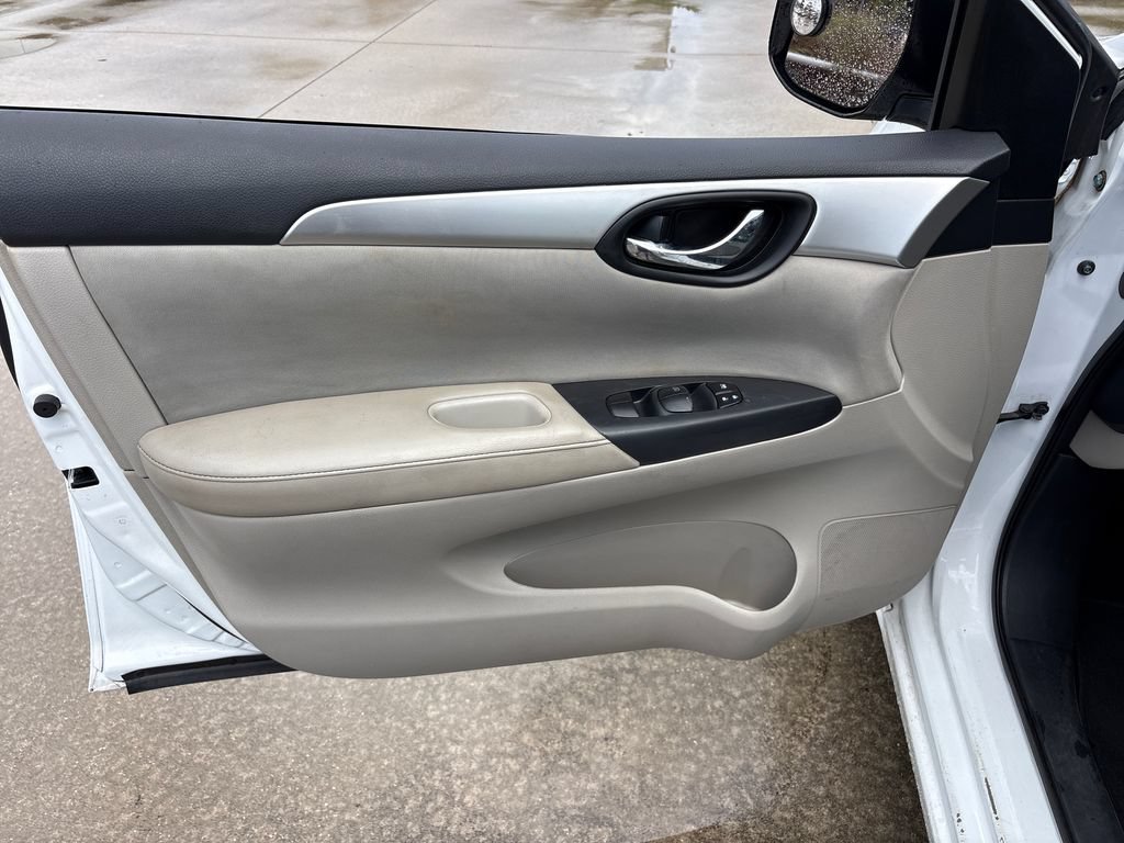 Used 2016 Nissan Sentra S FWD image 15