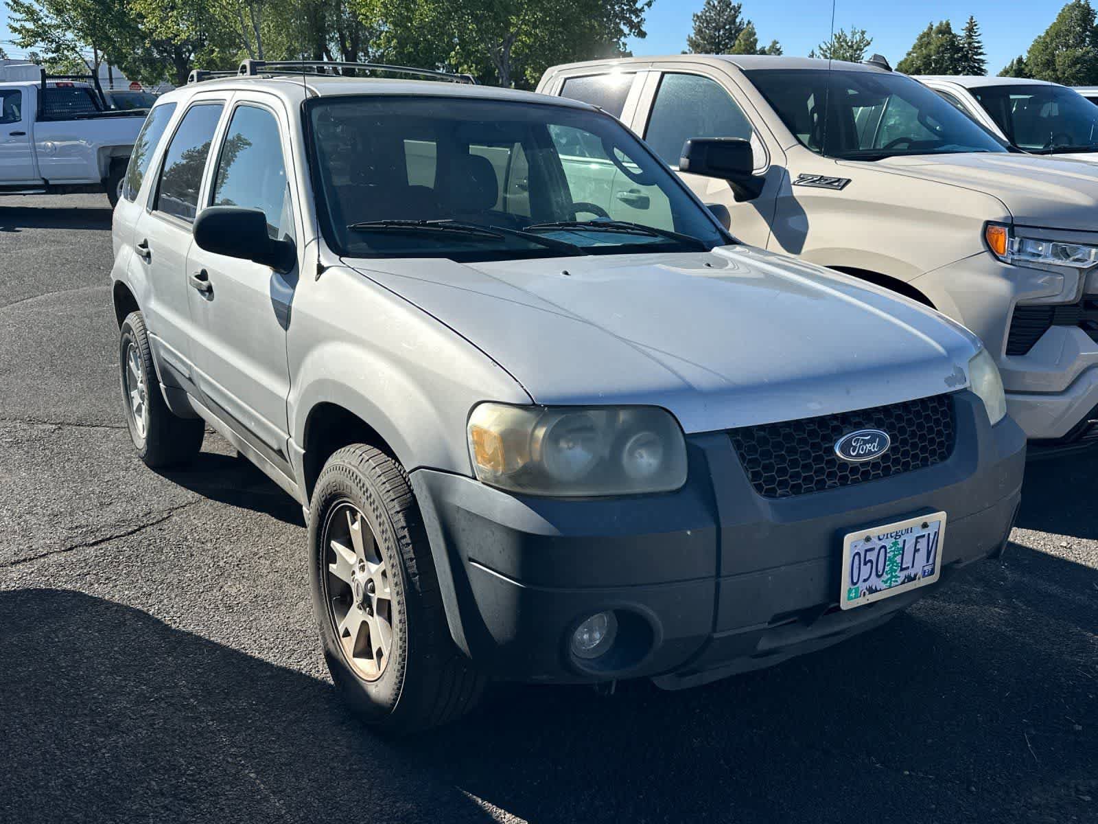 Used 2005 Ford Escape XLT FWD image 2