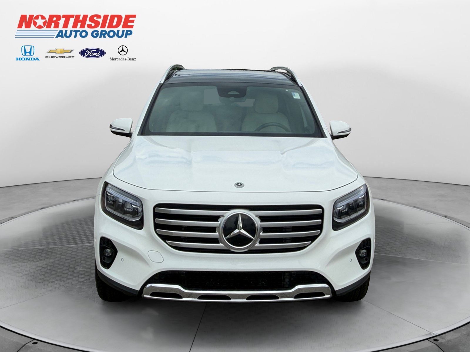 Used 2026 Mercedes-Benz GLB 250 image 2
