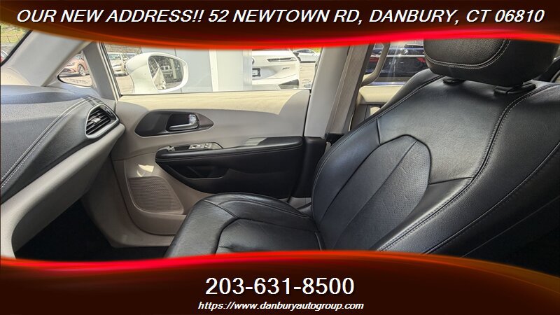 Used 2022 Chrysler Pacifica Touring-L FWD image 15