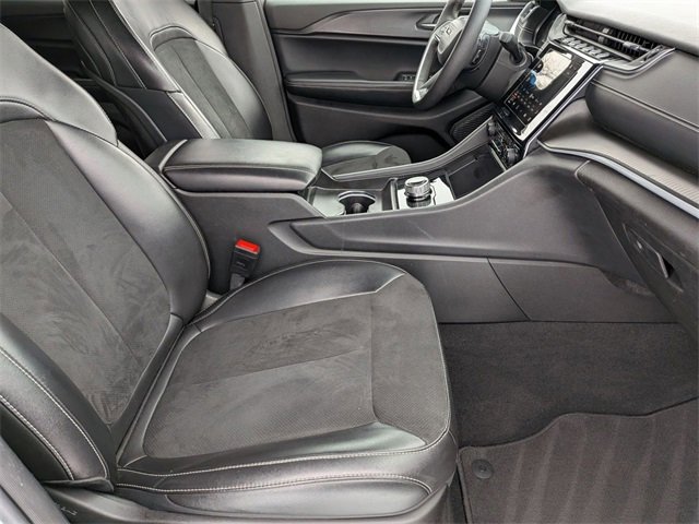 Certified 2024 Jeep Grand Cherokee L Laredo image 30