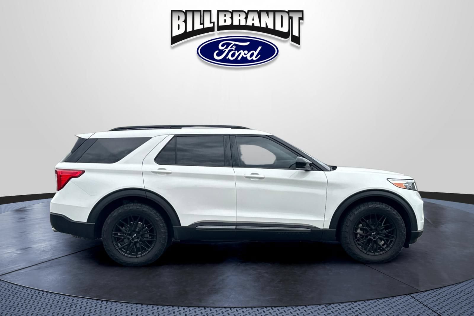 Used 2023 Ford Explorer XLT w/ Equipment Group 202A AWD/4WD image 2
