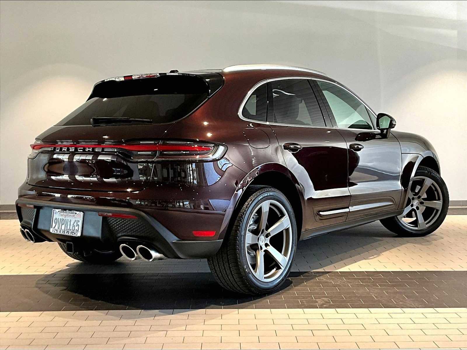 Used 2025 Porsche Macan image 10