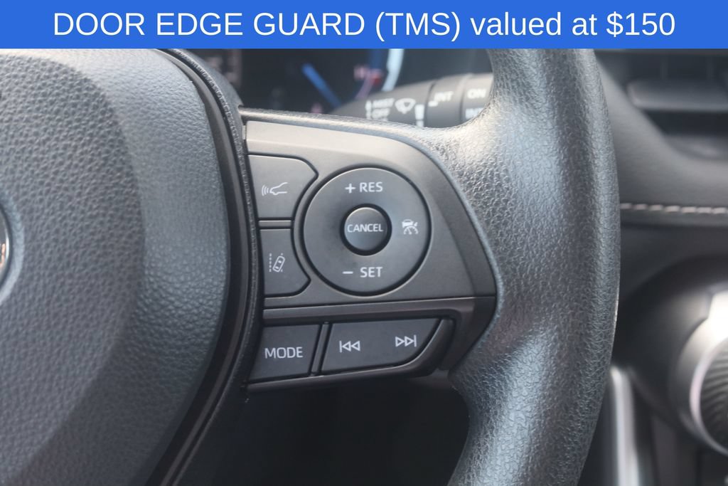 Used 2023 Toyota RAV4 LE AWD/4WD image 5