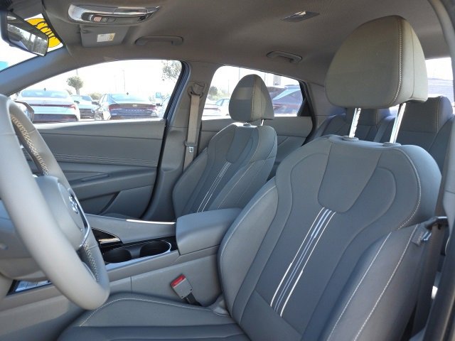 Certified 2023 Hyundai Elantra SEL w/ Convenience Package image 5