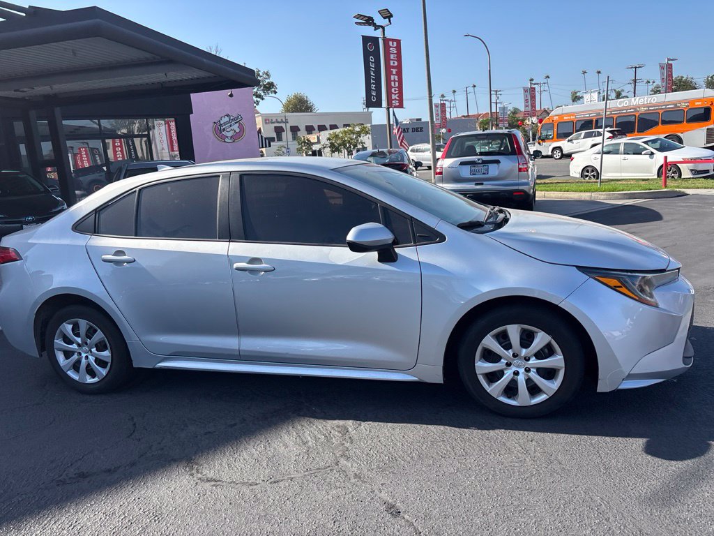 Used 2025 Toyota Corolla LE FWD image 3