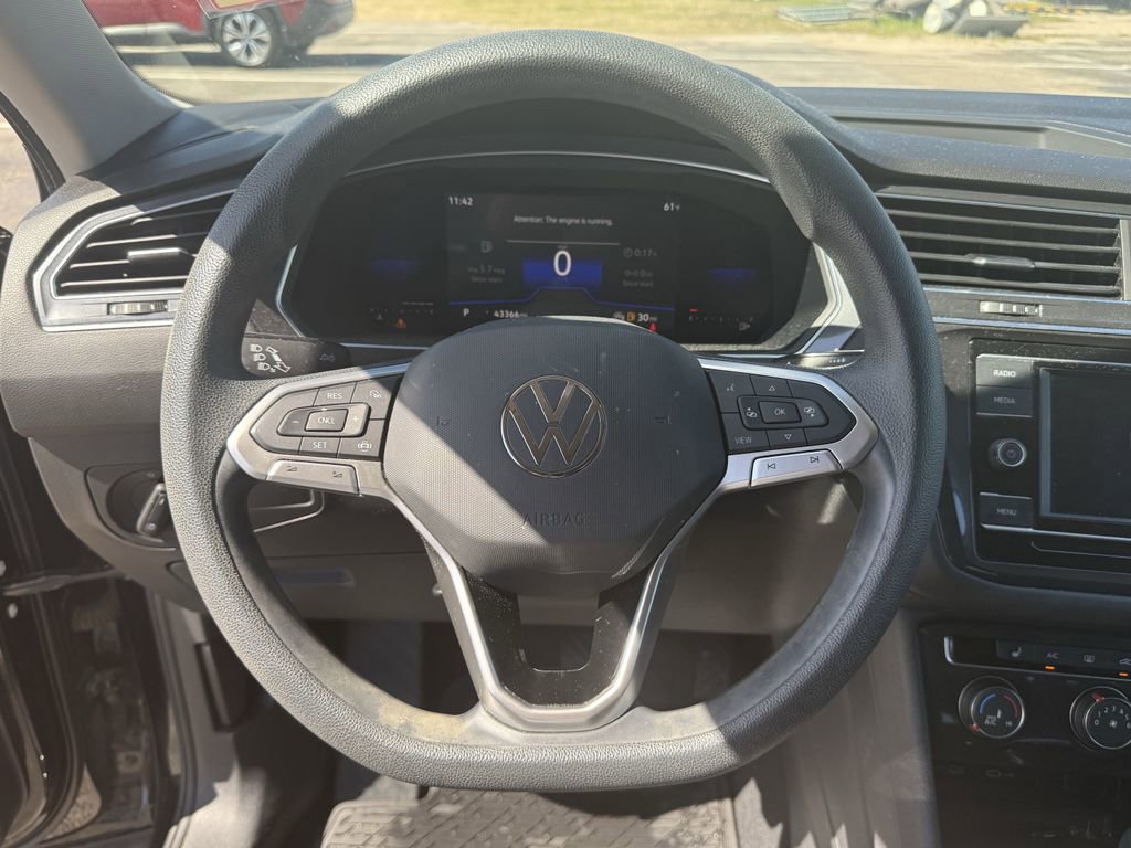Used 2022 Volkswagen Tiguan S image 13