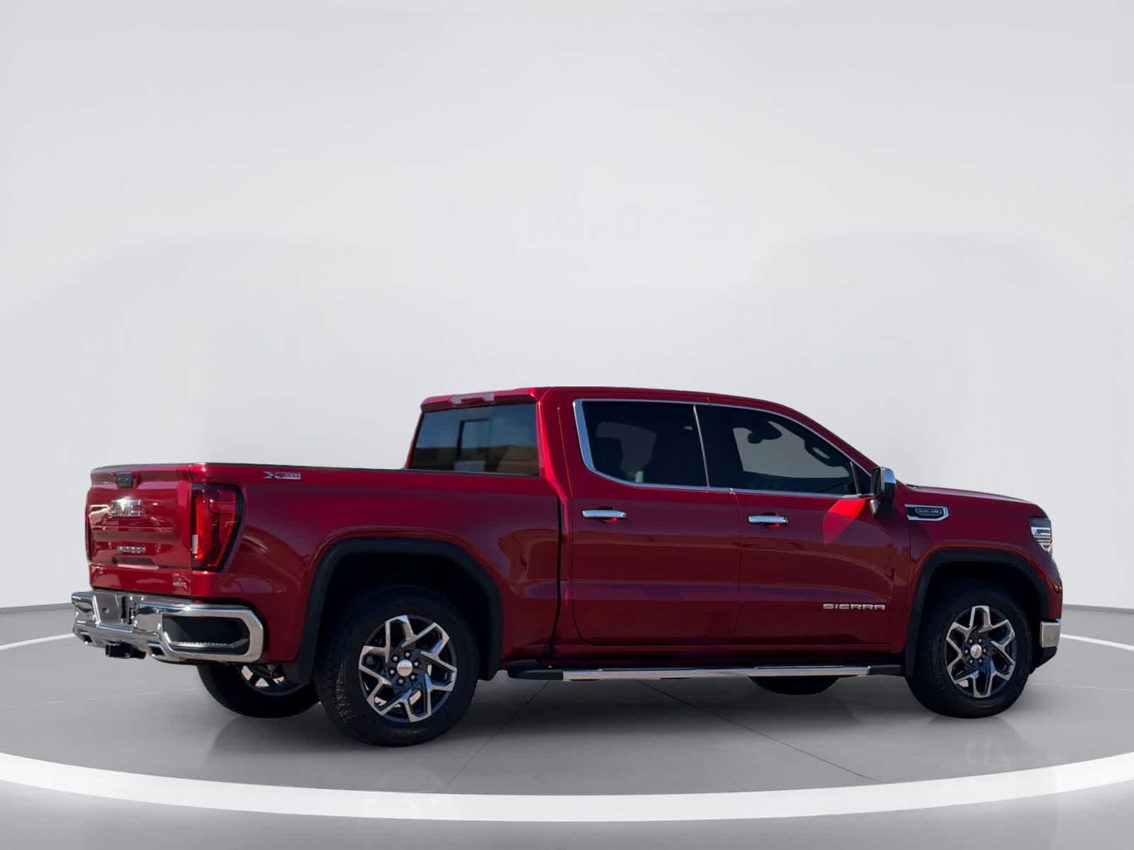 Used 2025 GMC Sierra 1500 SLT w/ SLT Premium Plus Package AWD/4WD image 4