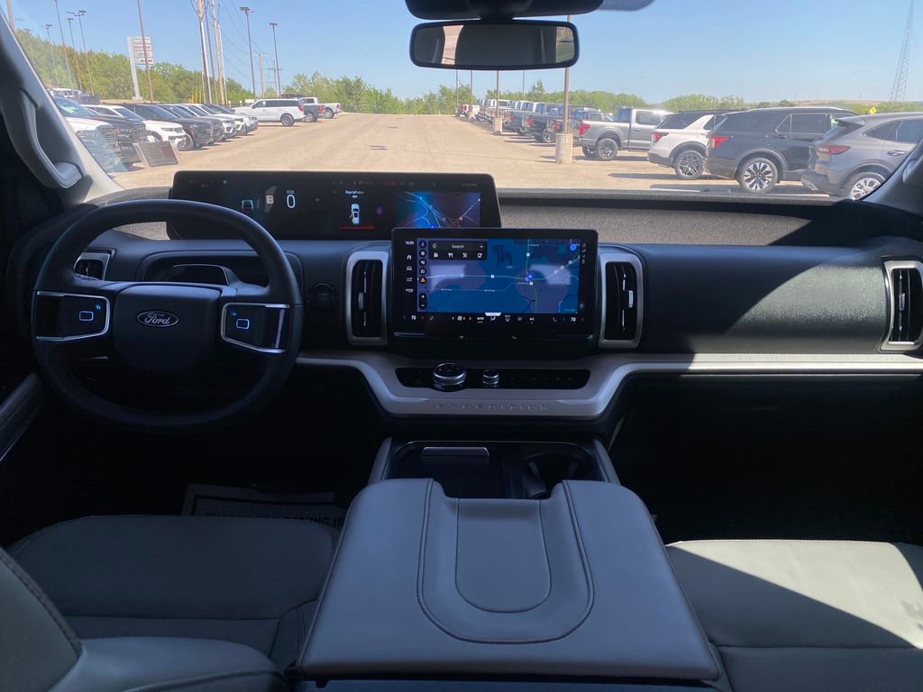 Used 2025 Ford Expedition Max Active AWD/4WD image 21