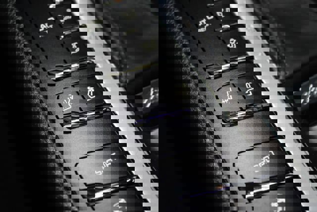 Used 2015 Porsche Macan S w/ Premium Package Plus image 16