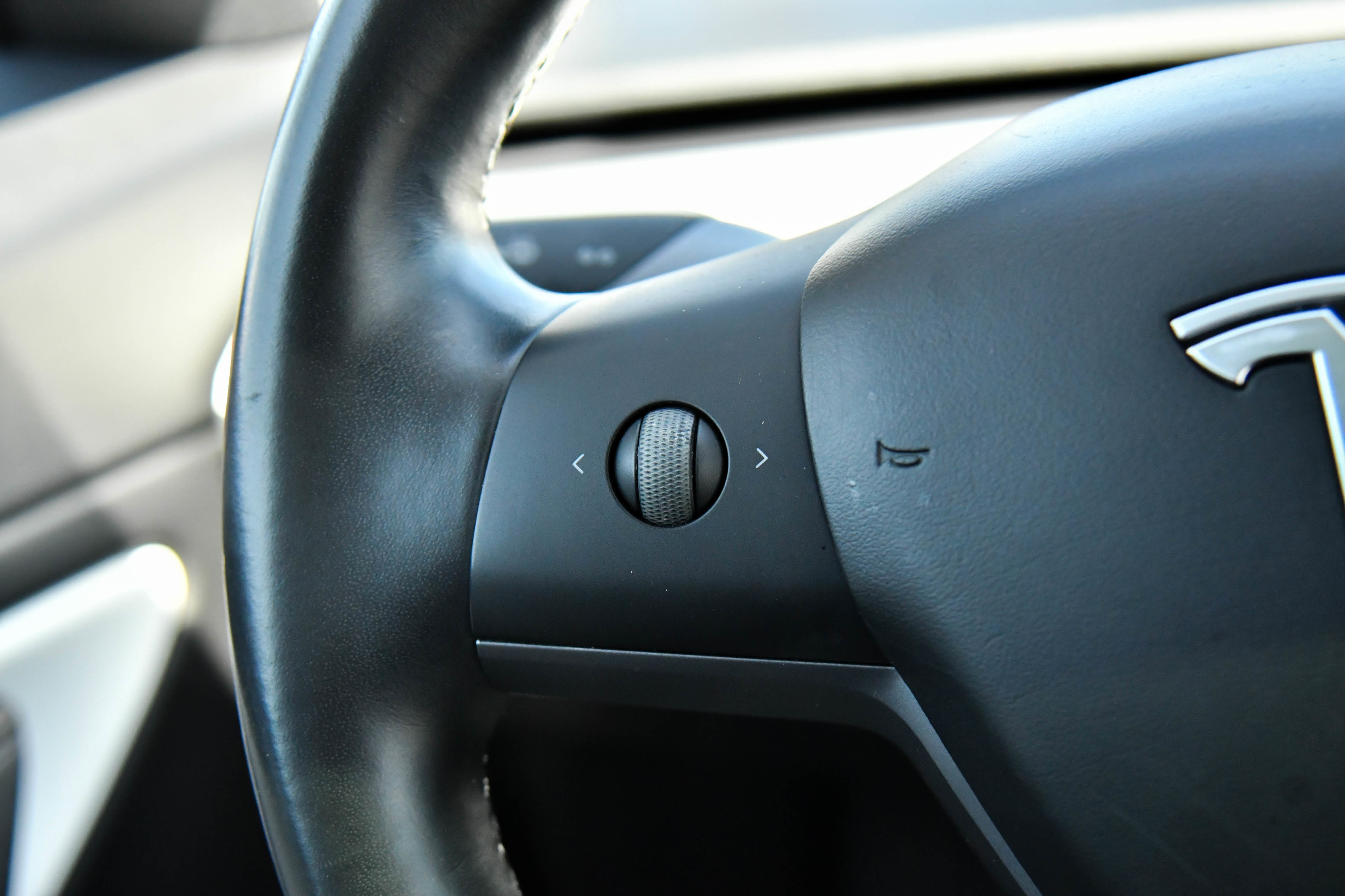 Used 2018 Tesla Model 3 Long Range image 28