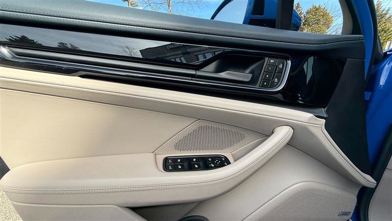 Used 2025 Porsche Panamera 4 image 14