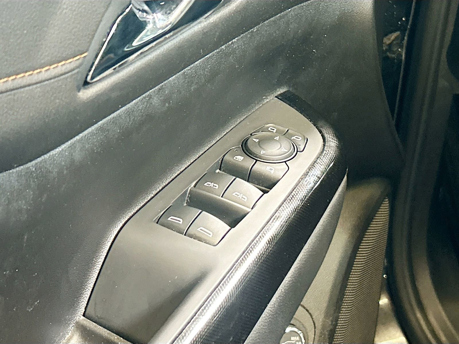 Used 2021 GMC Acadia AT4 w/ Technology Package image 18