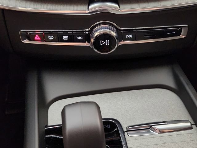 New 2025 Volvo XC60 B5 Plus w/ Climate Package image 19