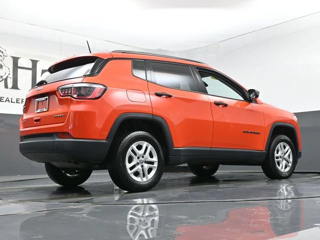 Used 2018 Jeep Compass Sport w/ Cold Weather Group AWD/4WD image 33