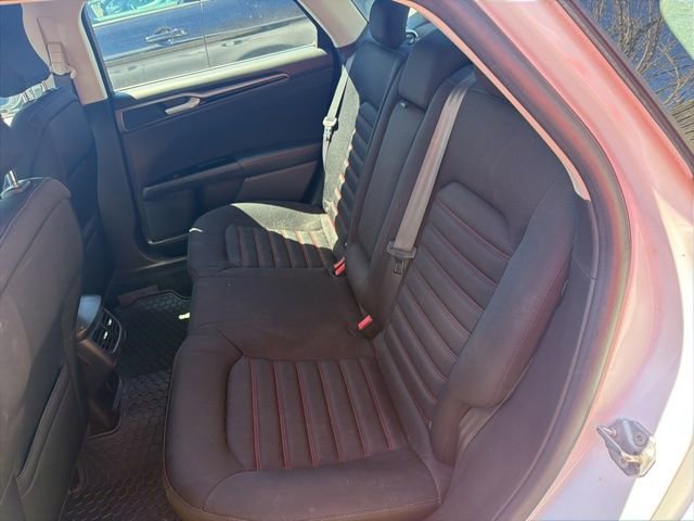 Used 2016 Ford Fusion SE AWD/4WD image 11