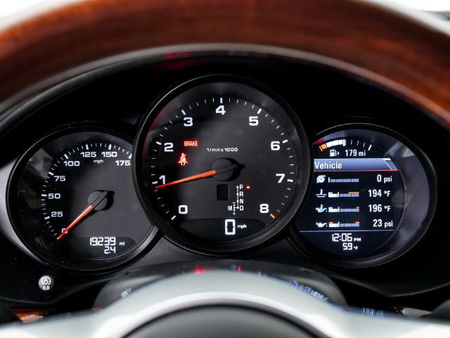 Certified 2025 Porsche 718 Cayman RWD image 15