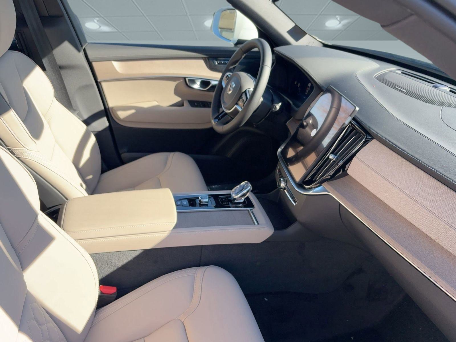 New 2026 Volvo XC90 T8 Plus w/ Protection Package image 30