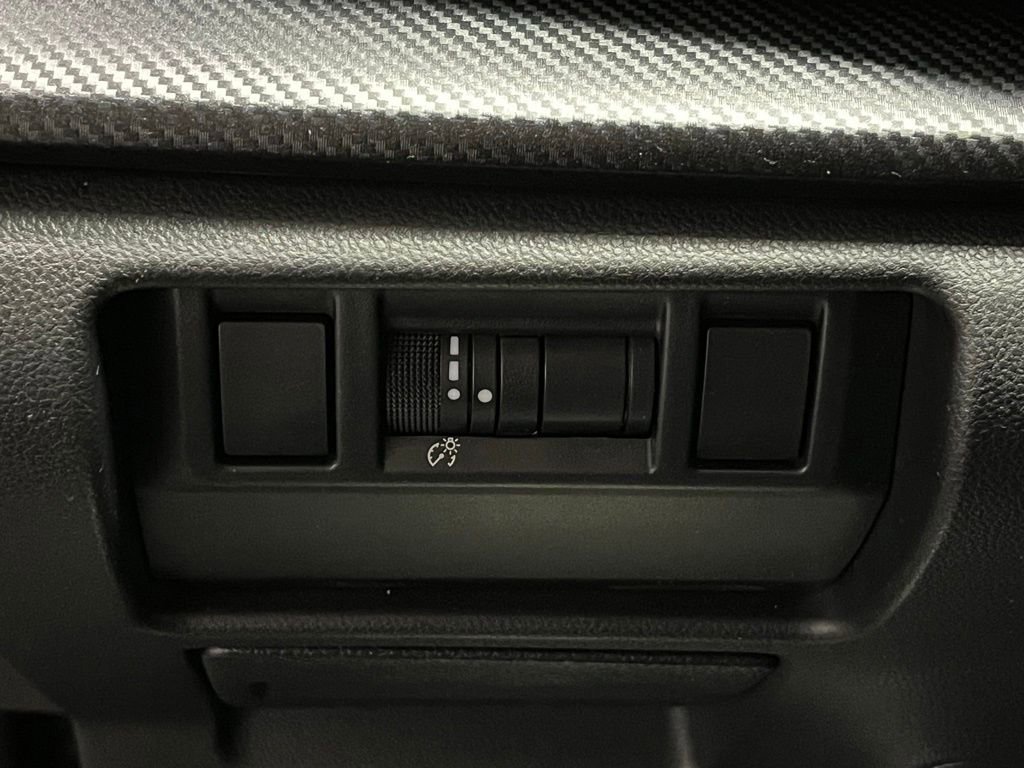 Used 2024 Subaru Crosstrek 2.5i Limited w/ Crosstrek Mirror Package AWD/4WD image 15