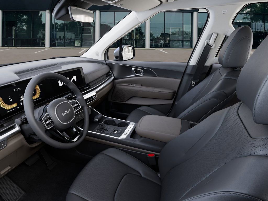 Used 2026 Kia Carnival image 18