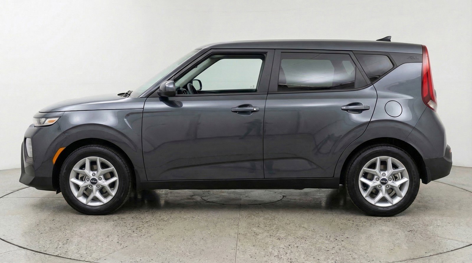 Used 2025 Kia Soul LX w/ LX Technology Package image 5