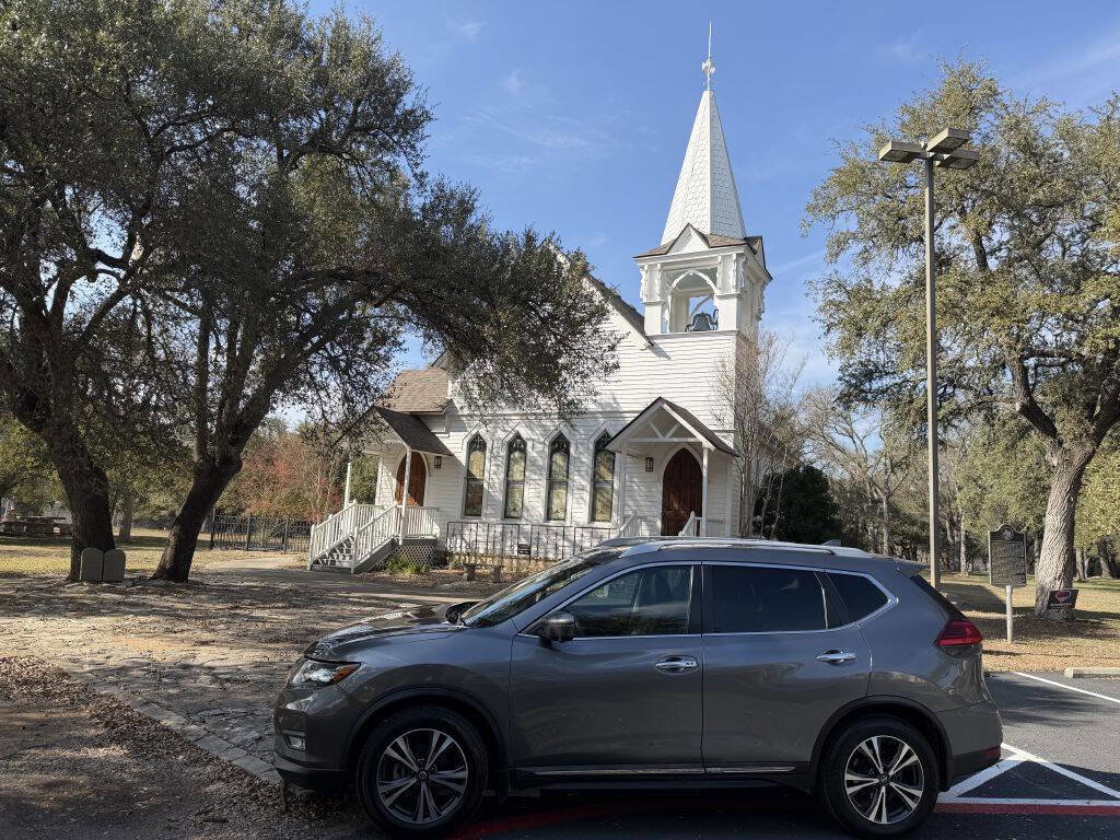 Used 2017 Nissan Rogue SL w/ SL Premium Package FWD image 1