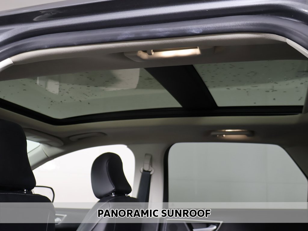 Used 2022 Ford Edge SEL w/ Convenience Package image 3