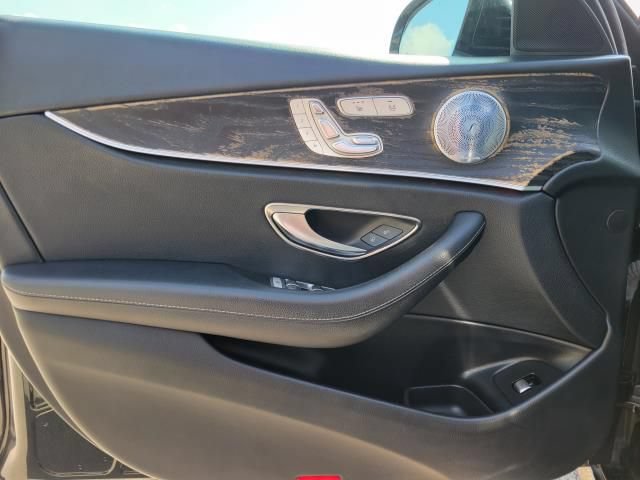 Used 2018 Mercedes-Benz E 400 4MATIC Sedan image 15