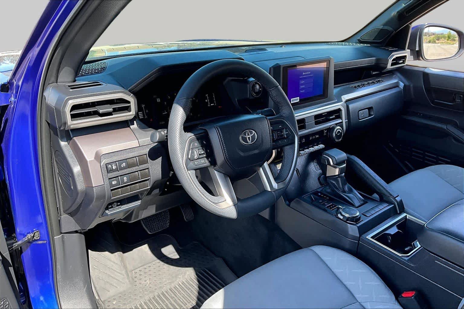 Used 2025 Toyota Tacoma SR5 AWD/4WD image 18
