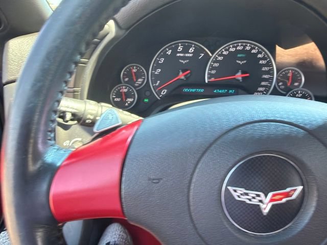 Used 2006 Chevrolet Corvette Coupe w/ Preferred Equipment Group RWD image 12