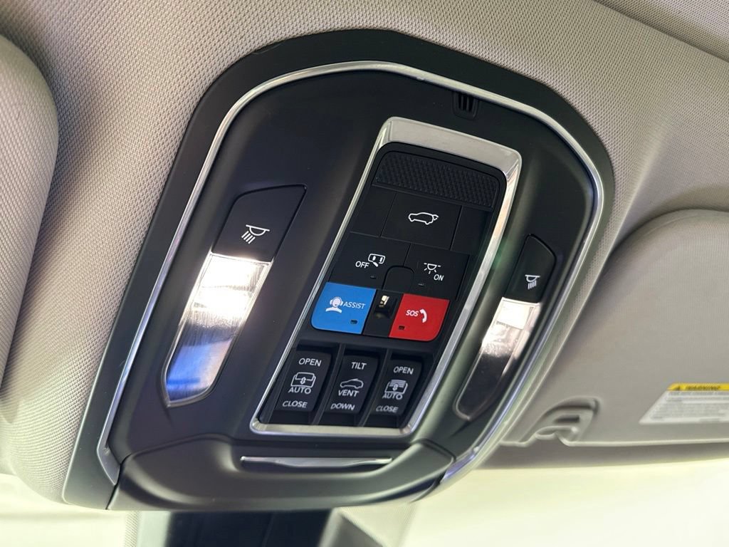 Certified 2023 Jeep Wagoneer Series III w/ Premium Group I AWD/4WD image 34