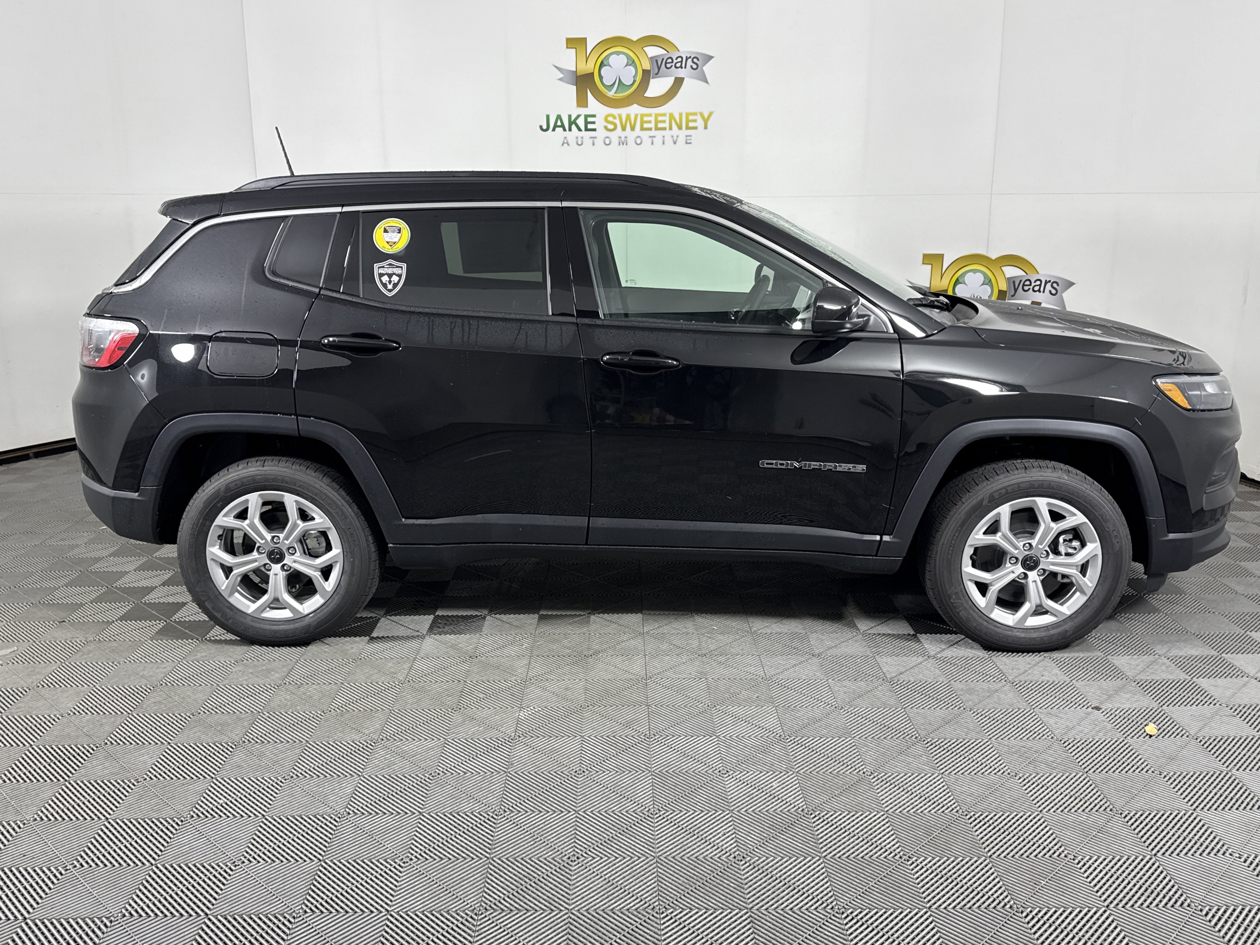 New 2026 Jeep Compass Latitude AWD/4WD image 11