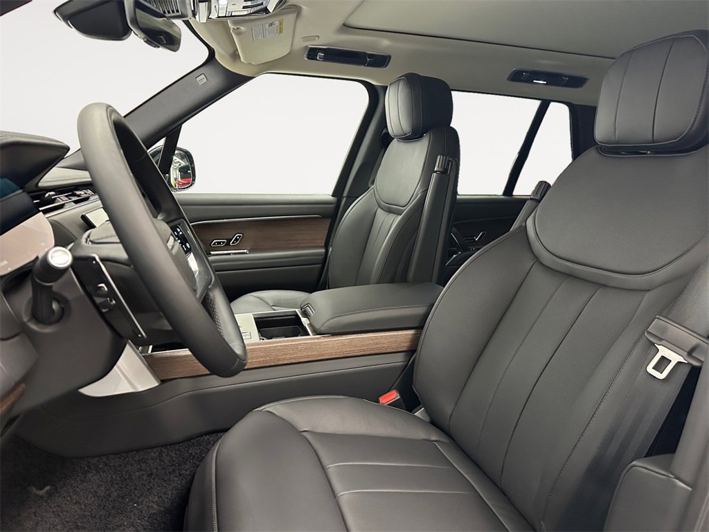 New 2026 Land Rover Range Rover SE image 9