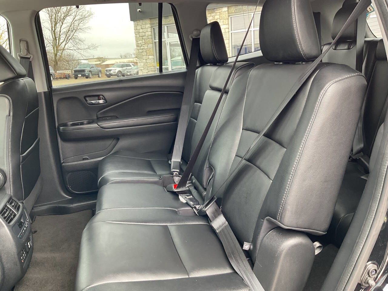 Used 2016 Honda Pilot Touring image 31