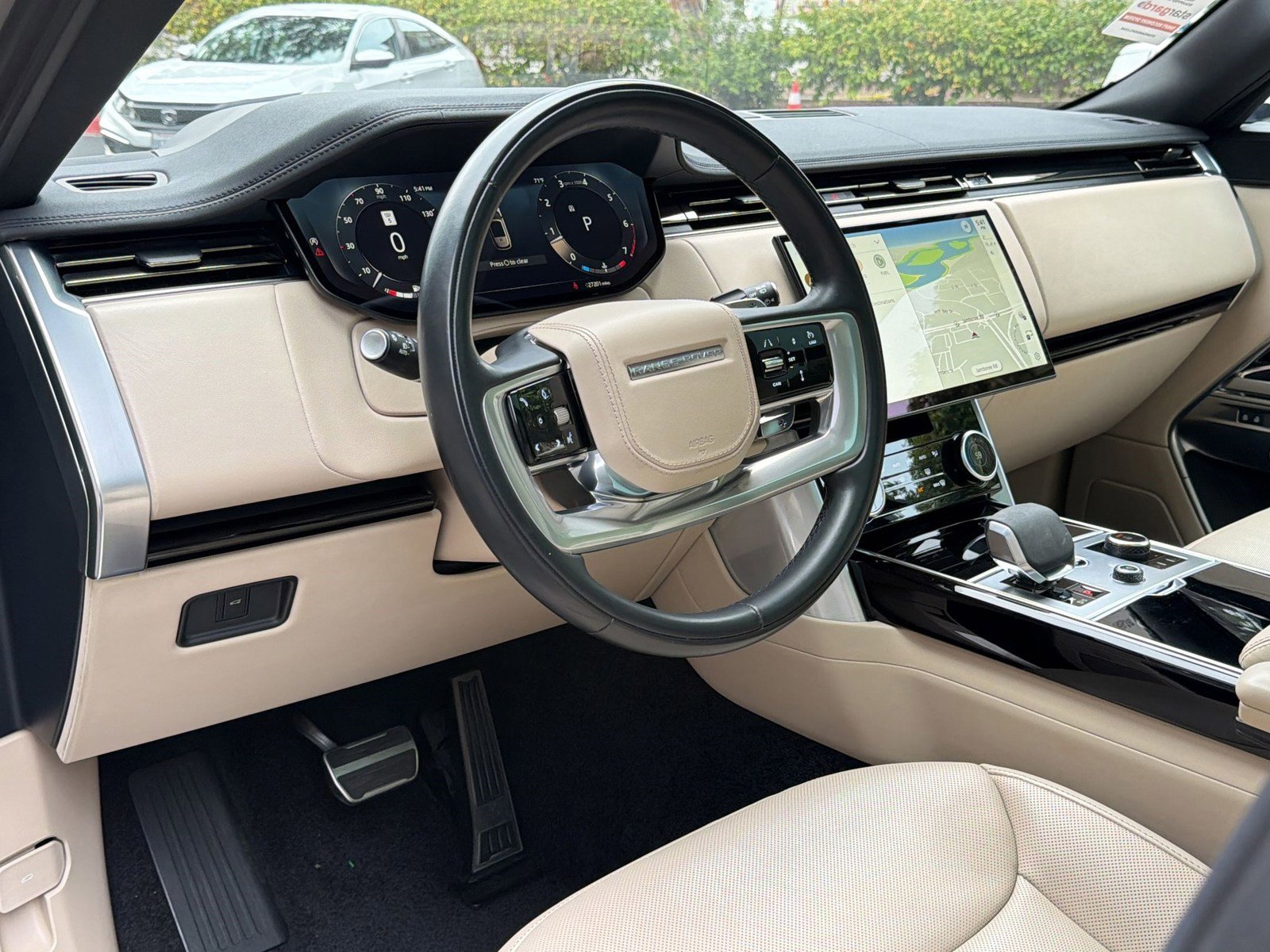 Certified 2023 Land Rover Range Rover SE image 4