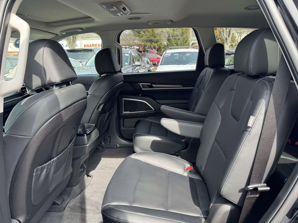 Used 2025 Kia Telluride S image 10