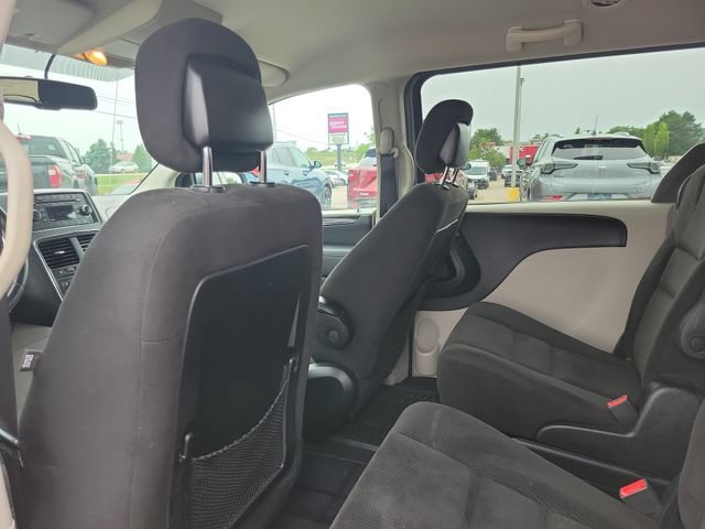 Used 2015 Dodge Grand Caravan SXT w/ UConnect Hands-Free Group FWD image 21