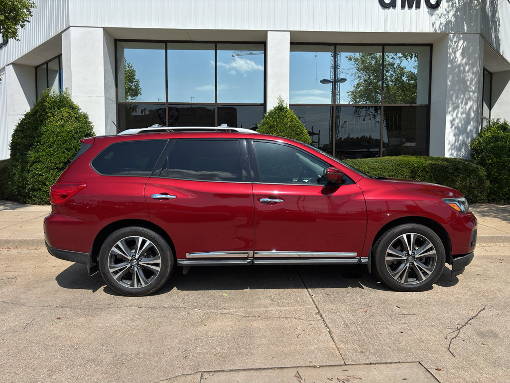 Used 2018 Nissan Pathfinder Platinum AWD/4WD image 9