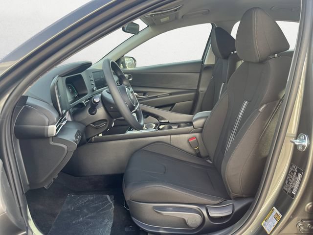 Certified 2026 Hyundai Elantra Hybrid FWD image 11