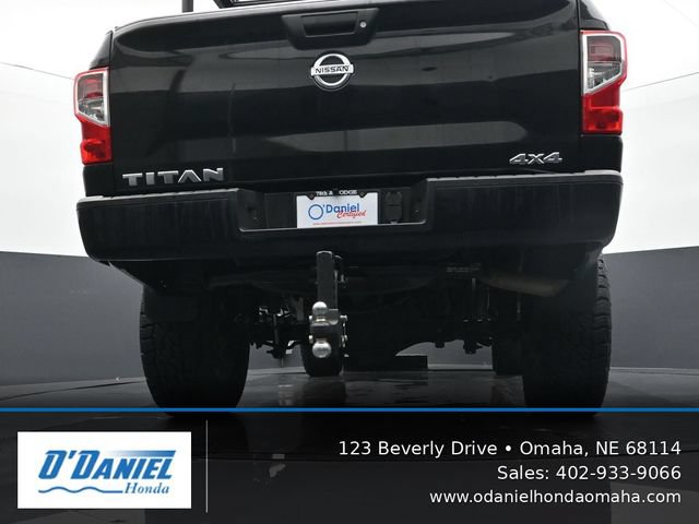 Used 2017 Nissan Titan S AWD/4WD image 11