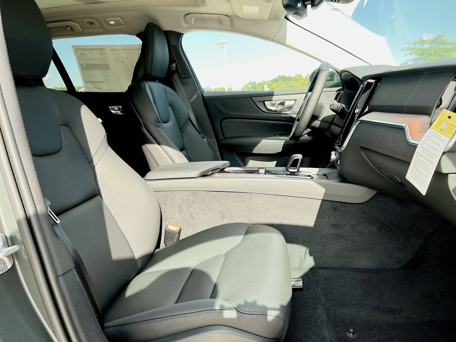 New 2026 Volvo V60 B5 Cross Country Plus w/ Protection Package Premier image 28