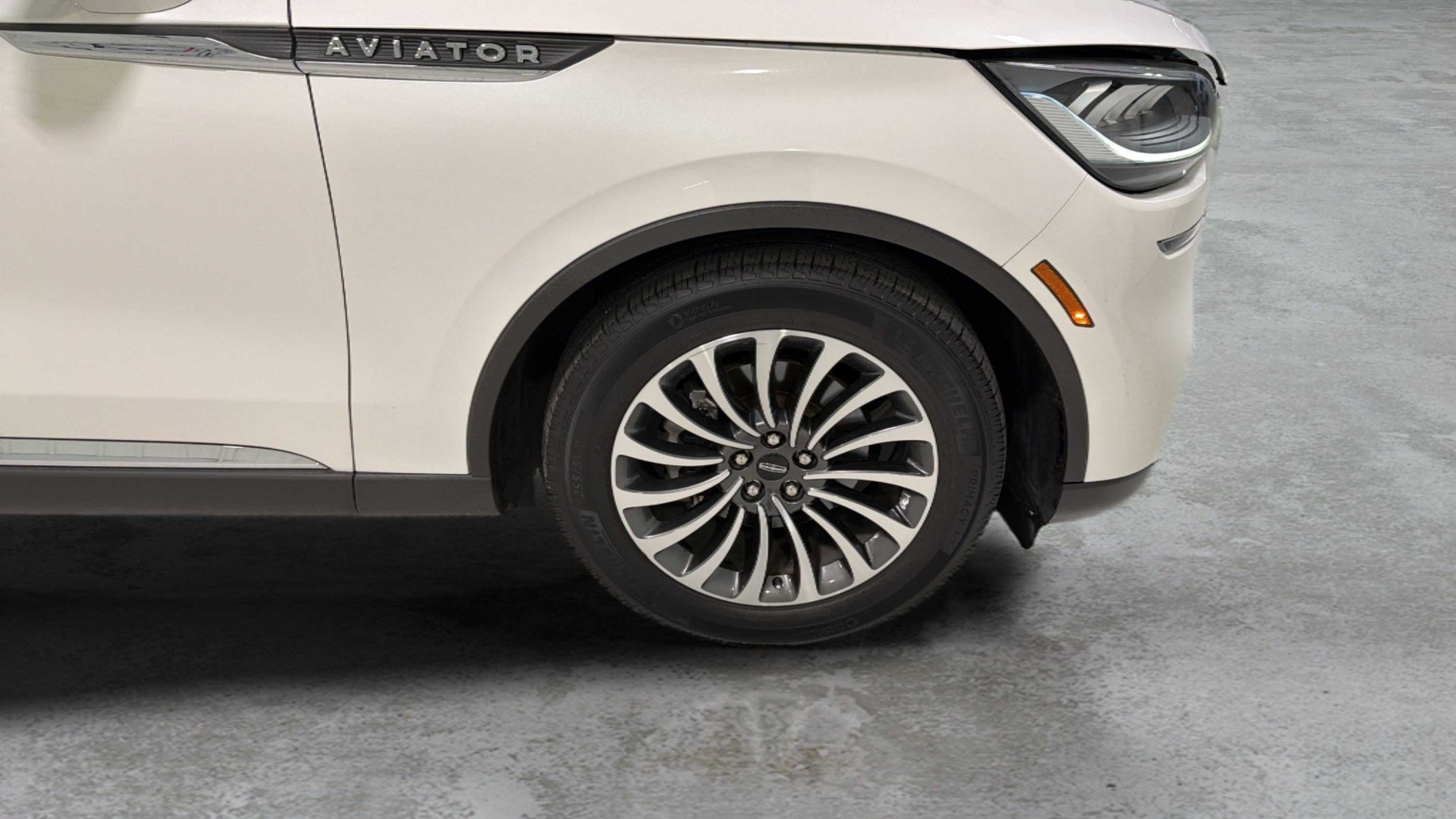 Used 2021 Lincoln Aviator Reserve w/ Class IV Trailer Tow Package RWD image 30