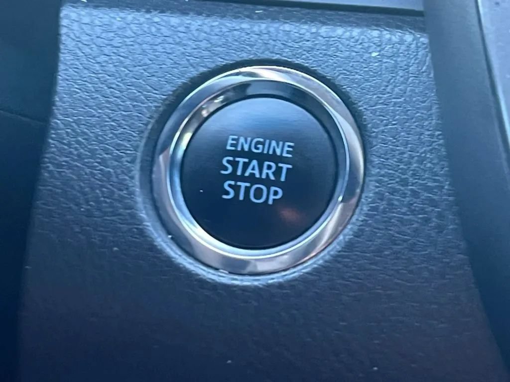 Used 2018 Toyota Camry XSE FWD image 43